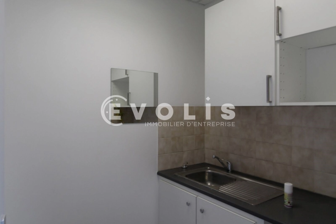 Photo 7 – location Entrepôts / activités	MOISSY CRAMAYEL (77550)