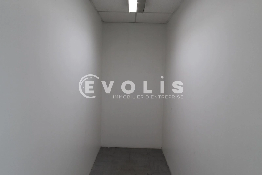 Photo 5 – location Entrepôts / activités	MOISSY CRAMAYEL (77550)