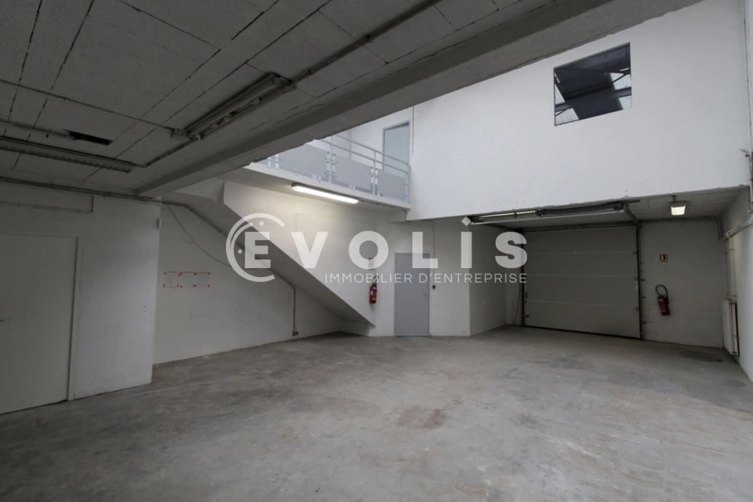 Photo 1 – location Entrepôts / activités	MOISSY CRAMAYEL (77550)