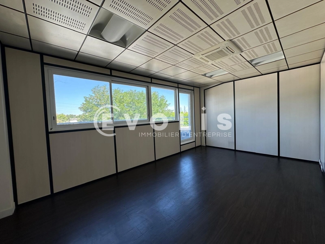Photo 12 – location Entrepôts / activités	NANTERRE (92000)