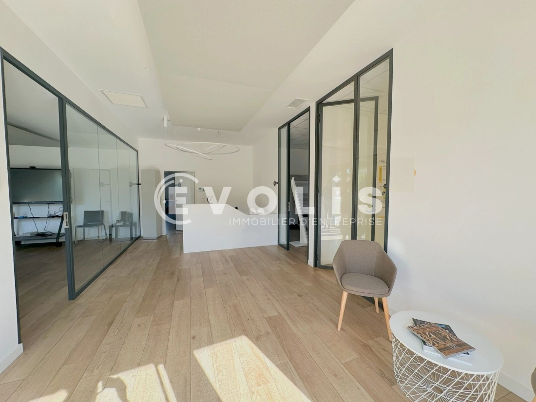 Photo 2 – location bureaux	SAINT JEAN D'ILLAC (33127)