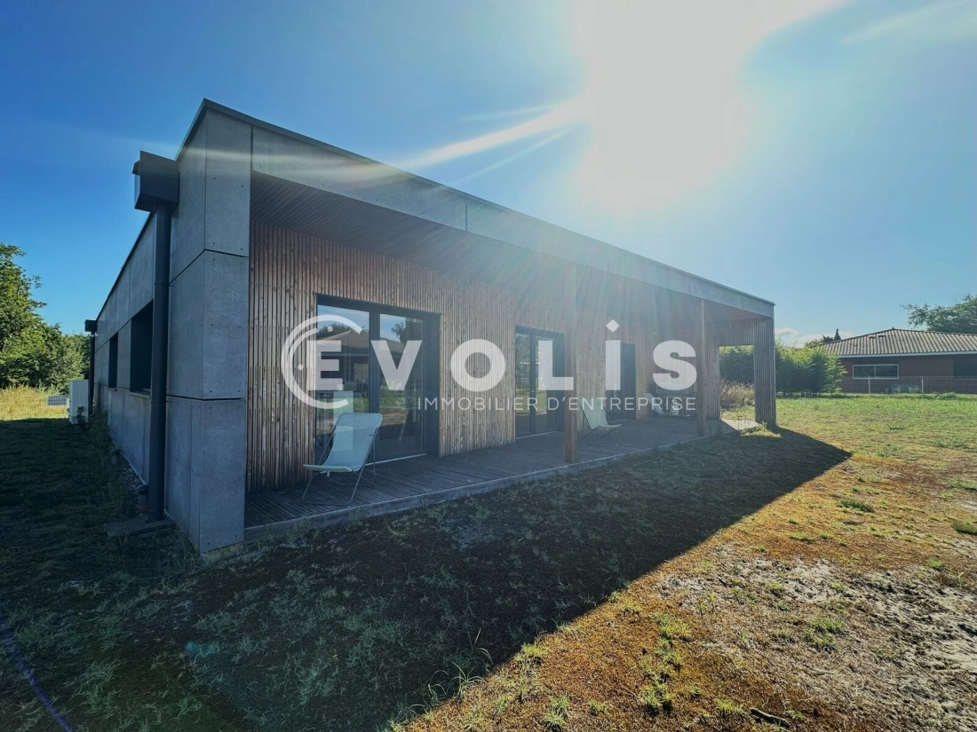 Photo 1 – location bureaux	SAINT JEAN D'ILLAC (33127)