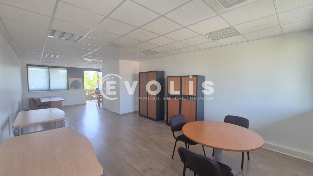 Photo 2 – vente bureaux	CHANTELOUP EN BRIE (77600)