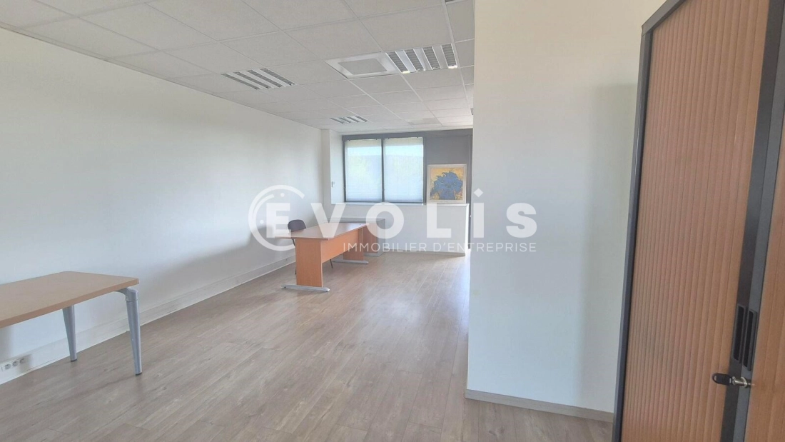 Photo 4 – vente bureaux	CHANTELOUP EN BRIE (77600)