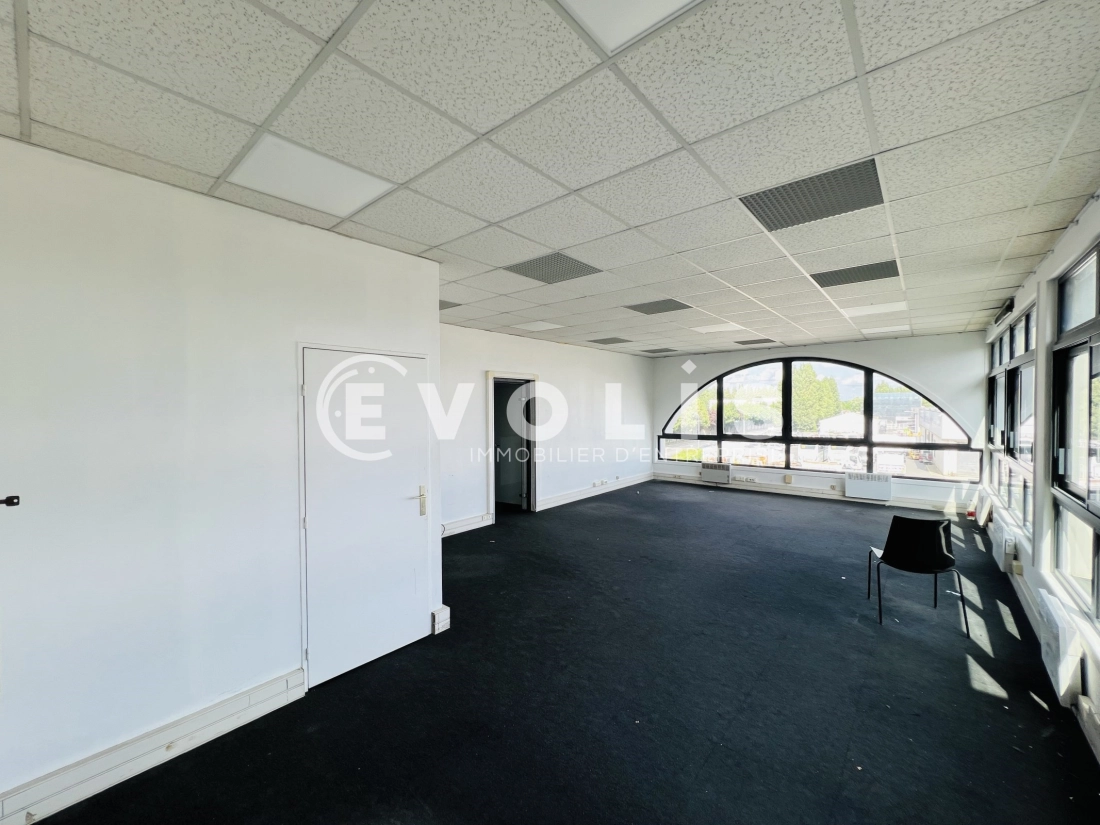 Photo 2 – location bureaux	PONTAULT COMBAULT (77340)