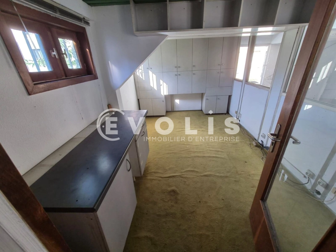 Photo 9 – location Entrepôts / activités	MONTREUIL (93100)