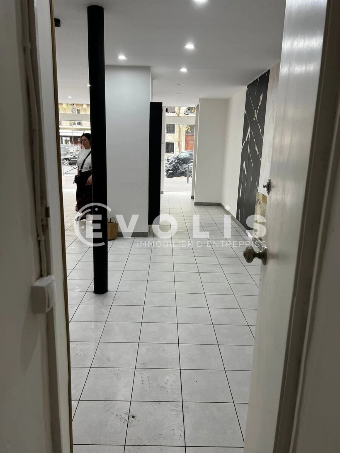 Photo 9 – location Locaux commerciaux	PARIS (75007)