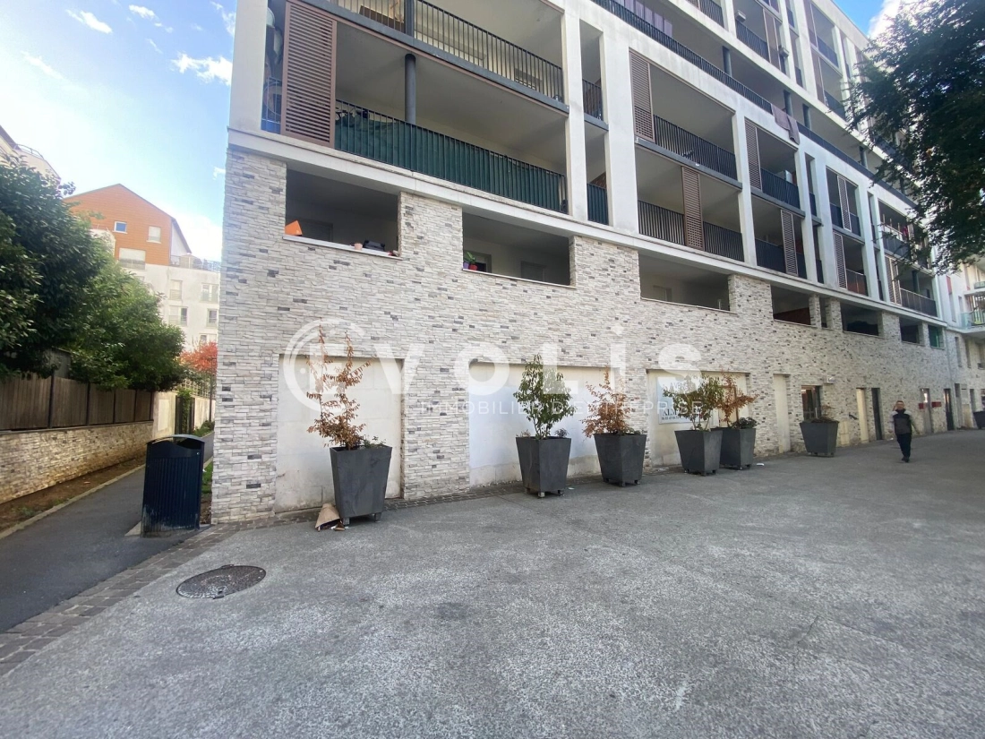 Photo 1 – location Locaux commerciaux	LIMEIL BREVANNES (94450)