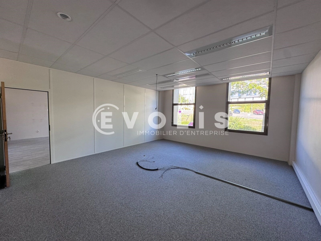 Photo 13 – location bureaux	LIMONEST (69760)