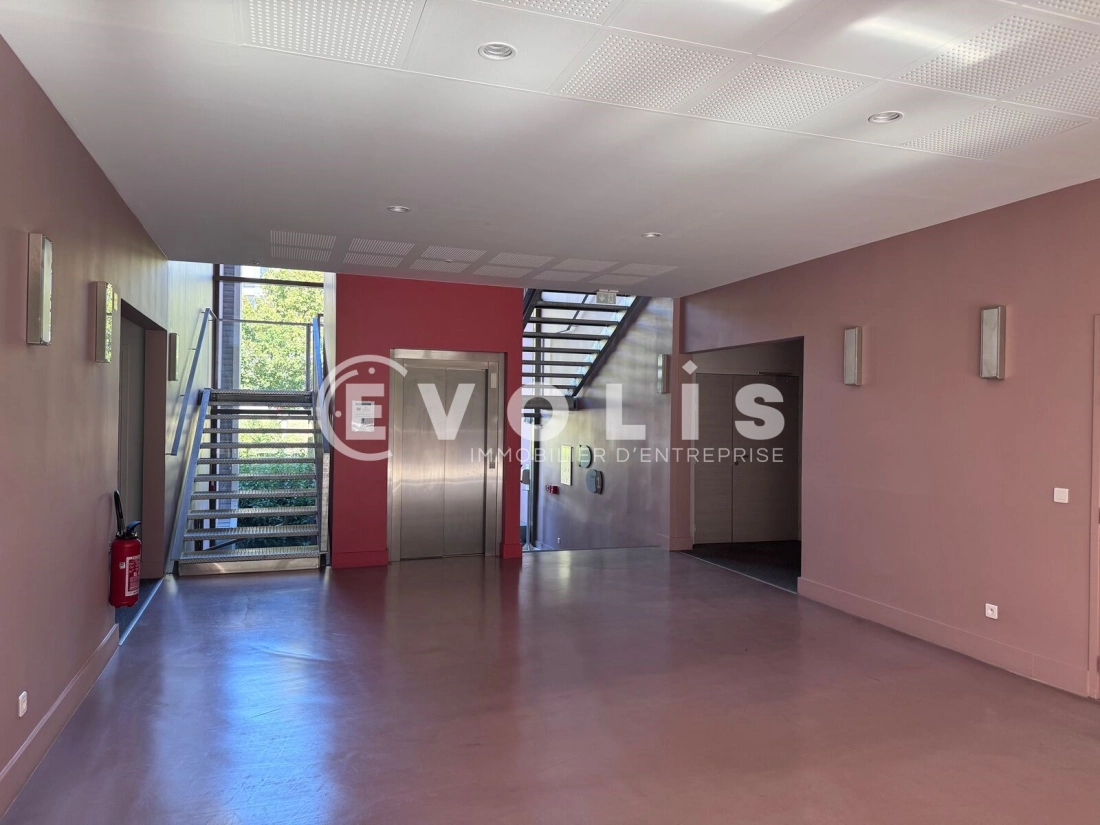 Photo 15 – location bureaux	LIMONEST (69760)