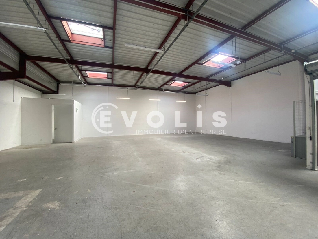 Photo 2 – location Entrepôts / activités	NEUILLY SUR MARNE (93330)