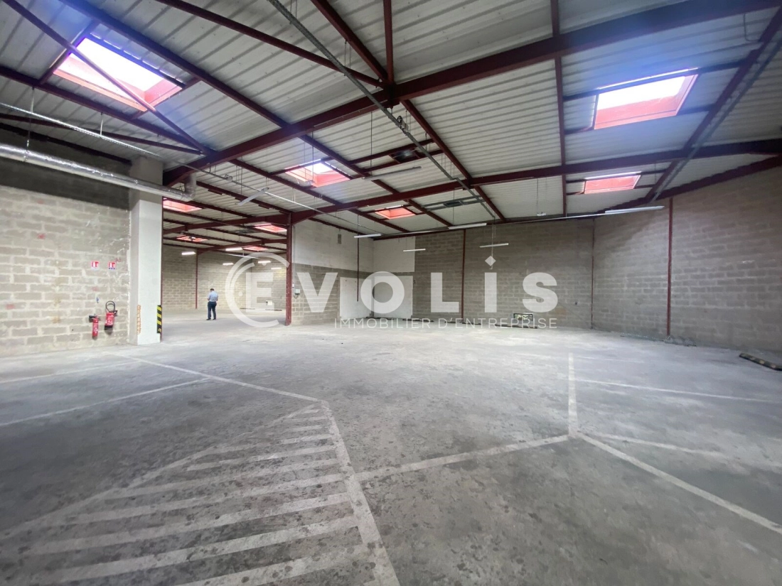 Photo 9 – location Entrepôts / activités	NEUILLY SUR MARNE (93330)