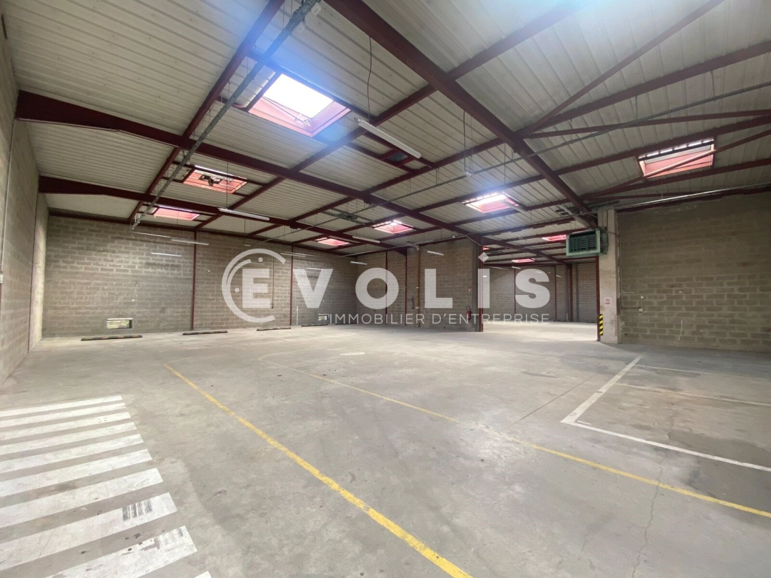 Photo 1 – location Entrepôts / activités	NEUILLY SUR MARNE (93330)