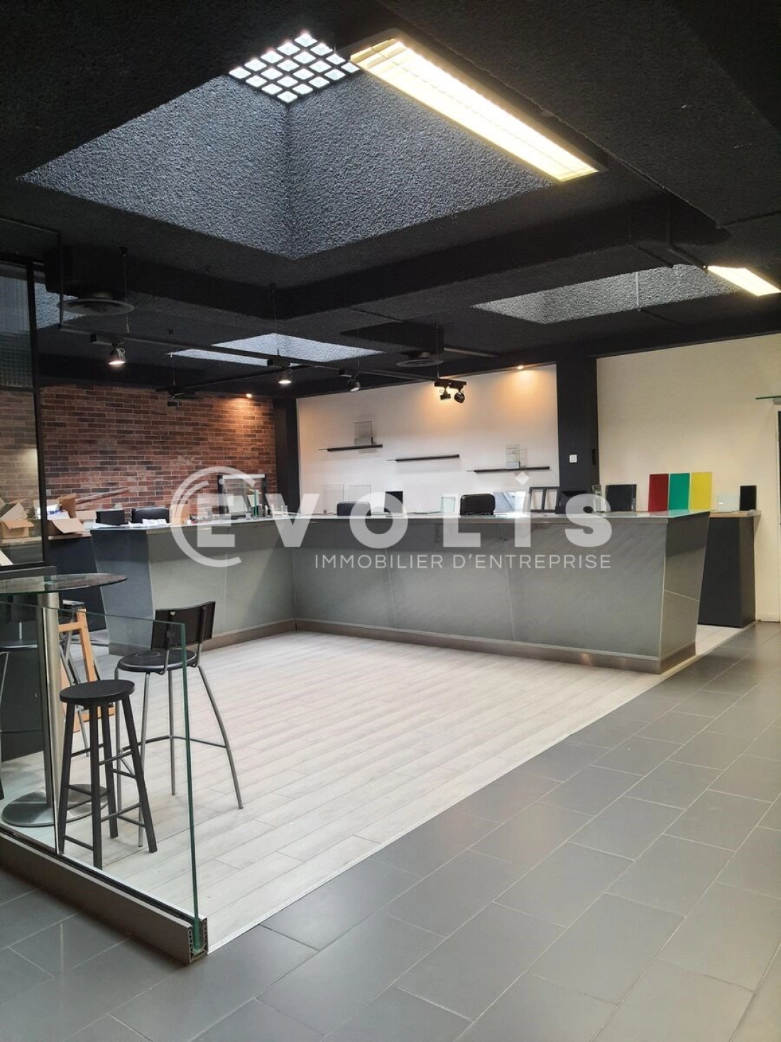 Photo 1 – location Locaux commerciaux	PARIS (75012)