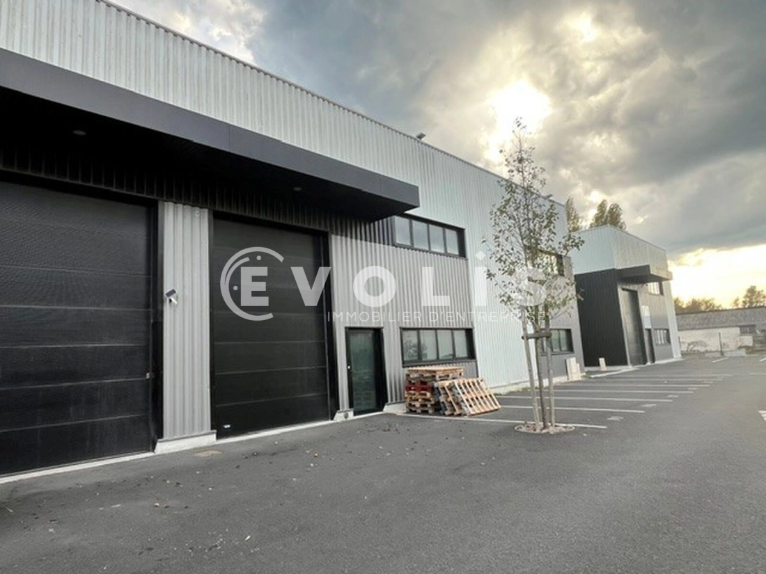 Photo 1 – location Entrepôts / activités	MERIGNAC (33700)