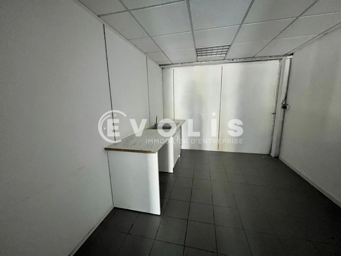 Photo 6 – location Entrepôts / activités	PESSAC (33600)