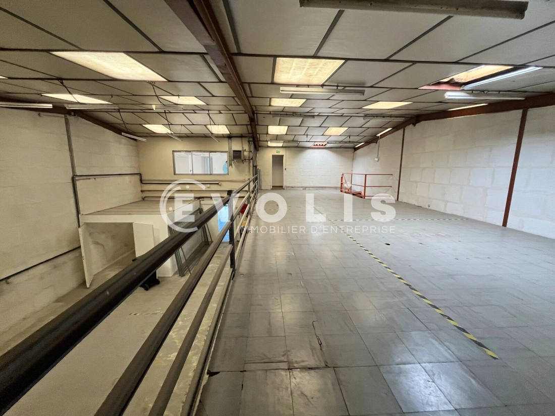 Photo 3 – location Entrepôts / activités	PESSAC (33600)