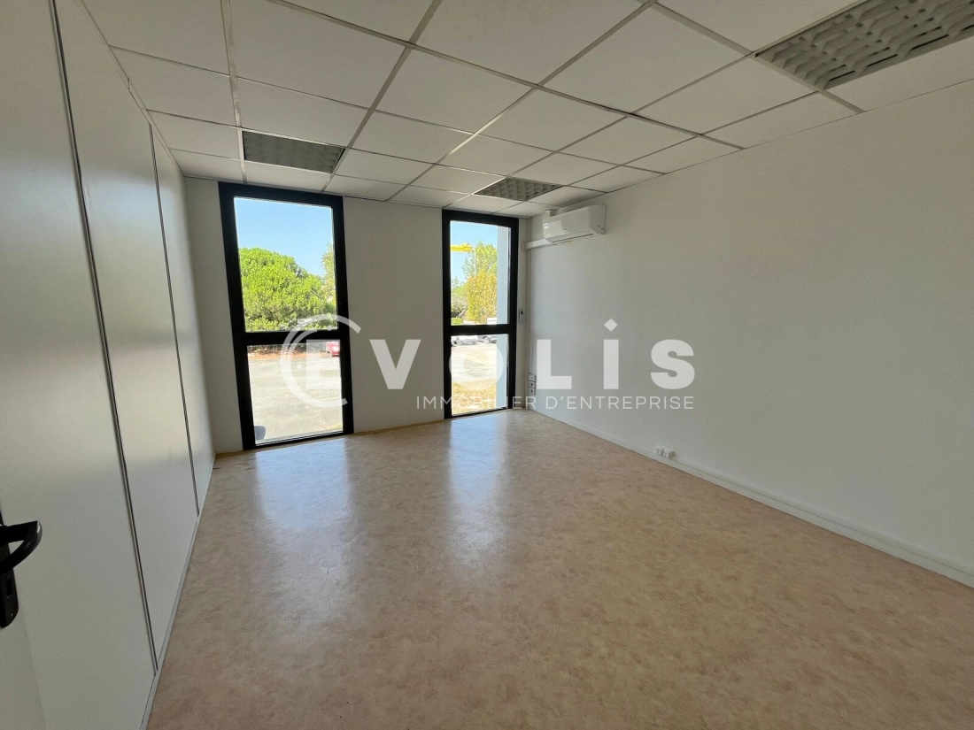 Photo 8 – location Entrepôts / activités	PESSAC (33600)