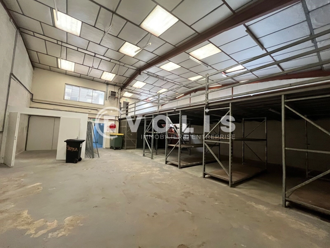 Photo 1 – location Entrepôts / activités	PESSAC (33600)