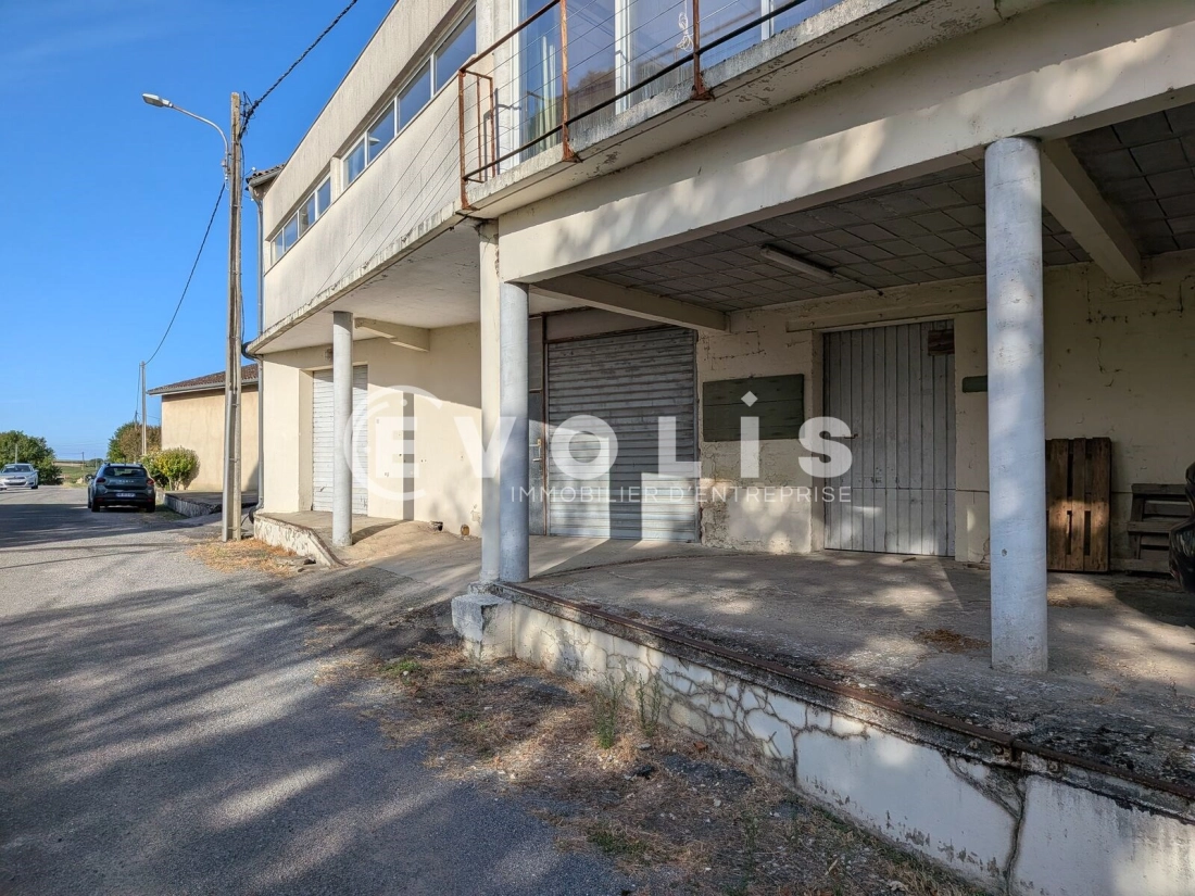 Photo 3 – vente Entrepôts / activités	LANSAC (33710)