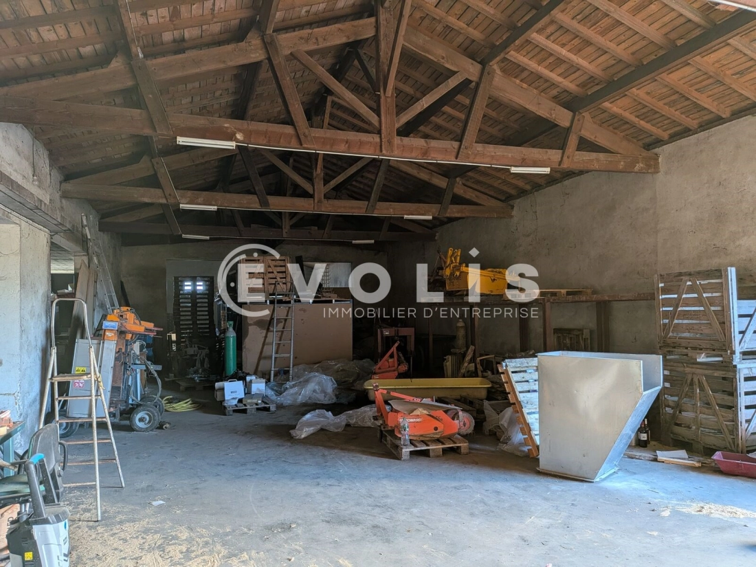 Photo 5 – vente Entrepôts / activités	LANSAC (33710)