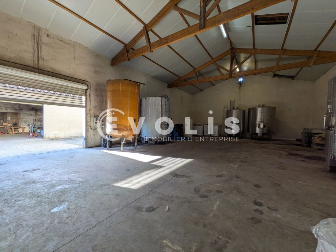 Photo 7 – vente Entrepôts / activités	LANSAC (33710)