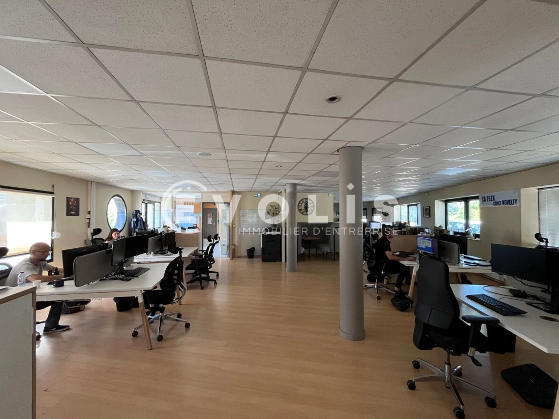 Photo 9 – location Entrepôts / activités	CHASSIEU (69680)
