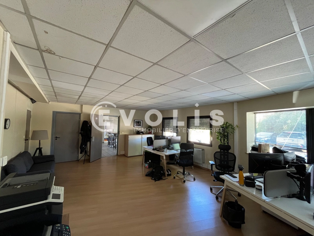 Photo 14 – location Entrepôts / activités	CHASSIEU (69680)
