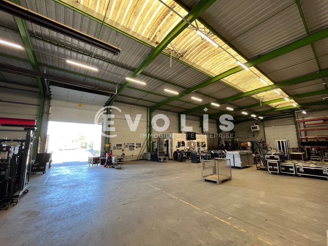 Photo 7 – location Entrepôts / activités	CHASSIEU (69680)