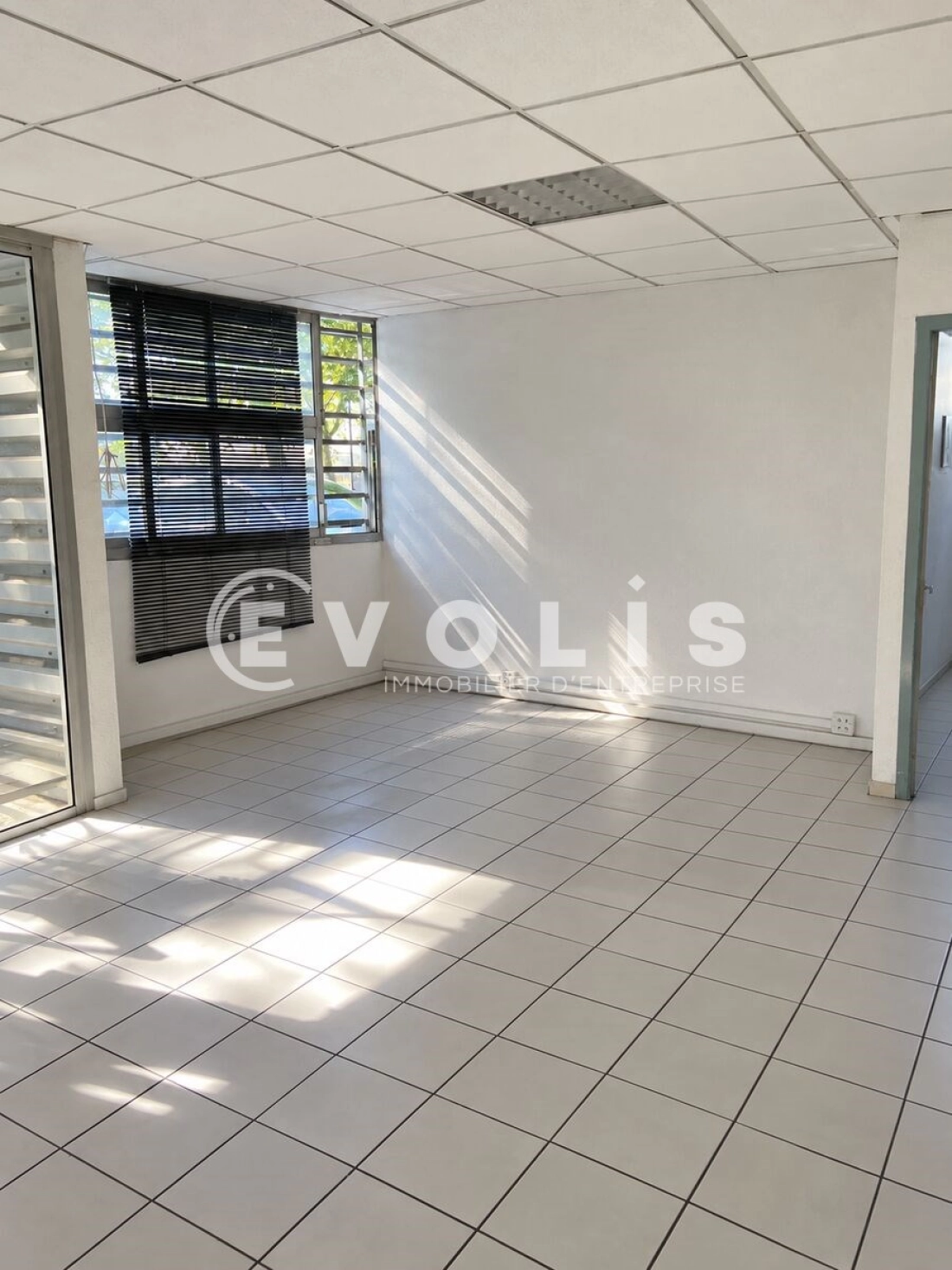 Photo 2 – location Entrepôts / activités	BORDEAUX (33300)