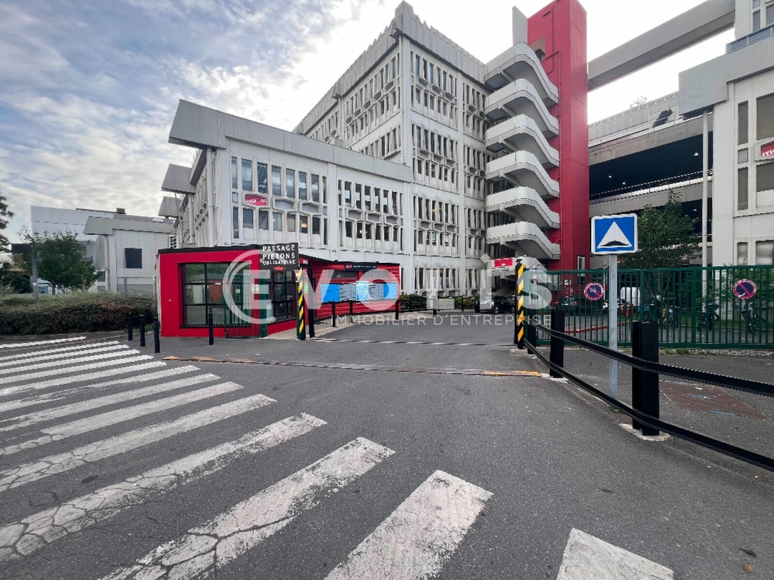 Photo 1 – location Entrepôts / activités	MONTREUIL (93100)