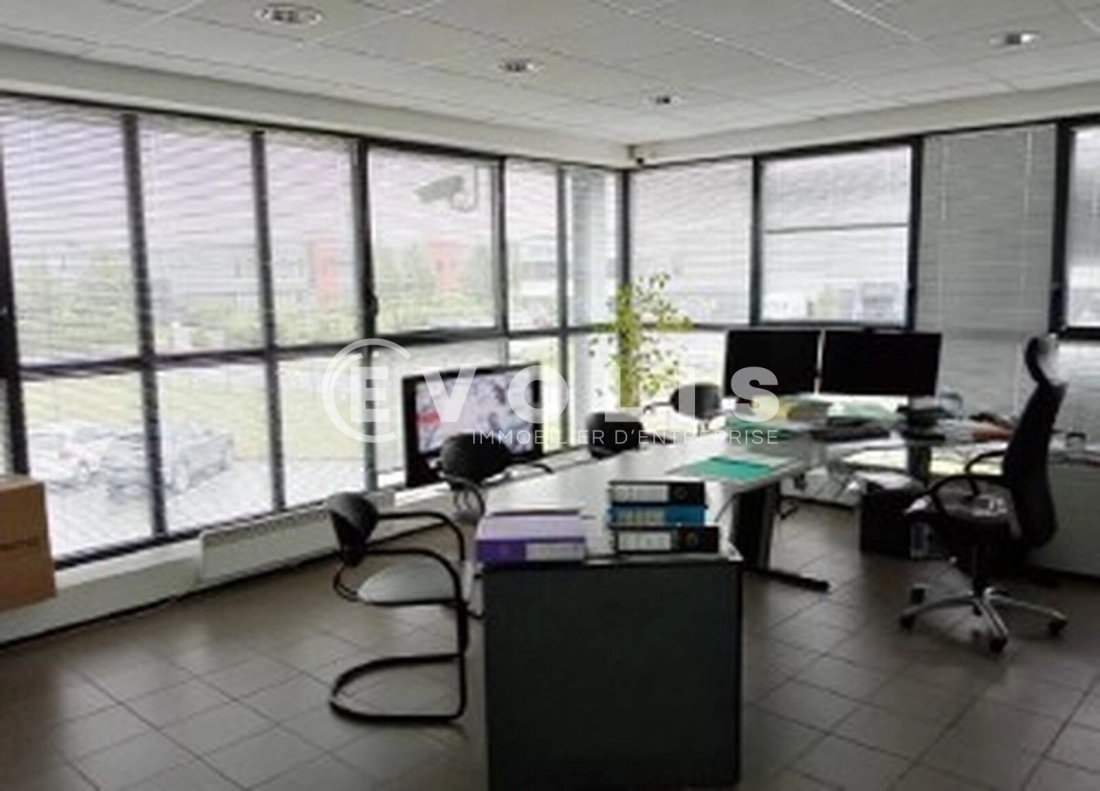 Photo 4 – location Entrepôts / activités	HALLENNES LEZ HAUBOURDIN (59320)