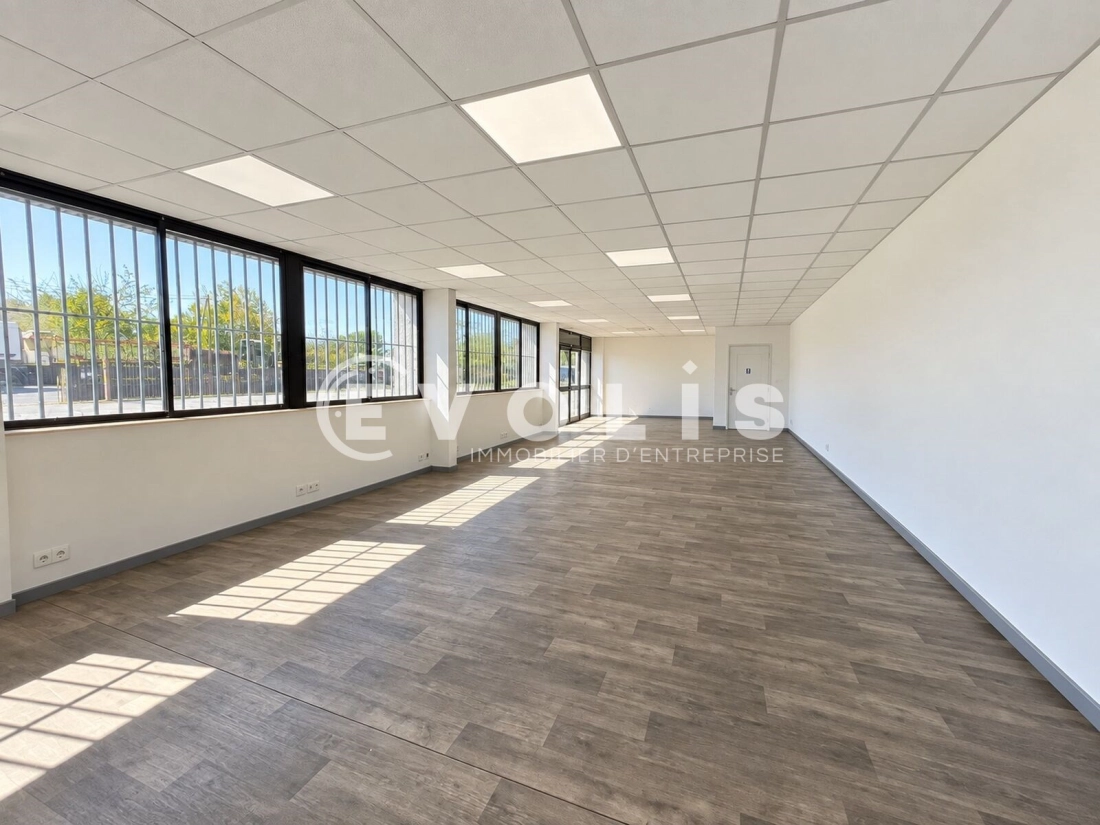 Photo 2 – location Entrepôts / activités	PESSAC (33600)