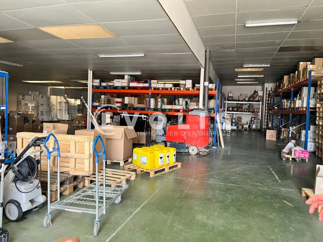 Photo 5 – location Entrepôts / activités	PESSAC (33600)