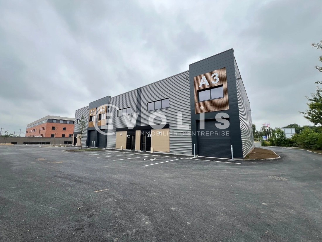 Photo 1 – location Entrepôts / activités	SAINGHIN EN MELANTOIS (59262)