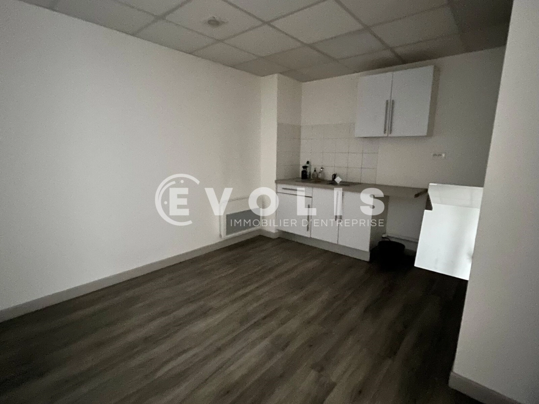 Photo 8 – location Entrepôts / activités	VILLENAVE D'ORNON (33140)