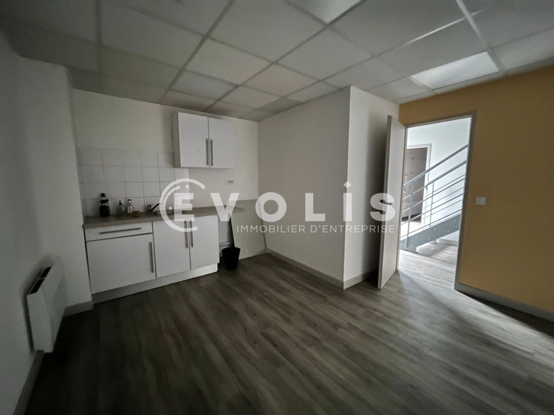 Photo 9 – location Entrepôts / activités	VILLENAVE D'ORNON (33140)