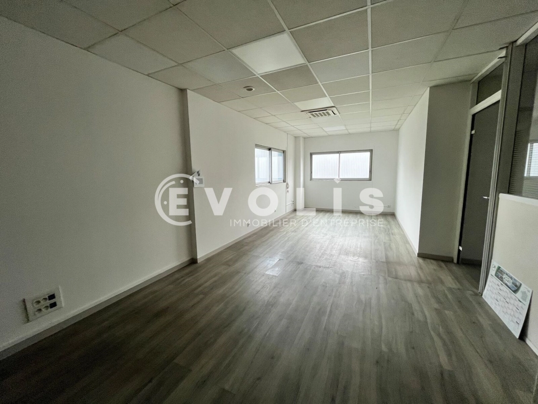 Photo 11 – location Entrepôts / activités	VILLENAVE D'ORNON (33140)