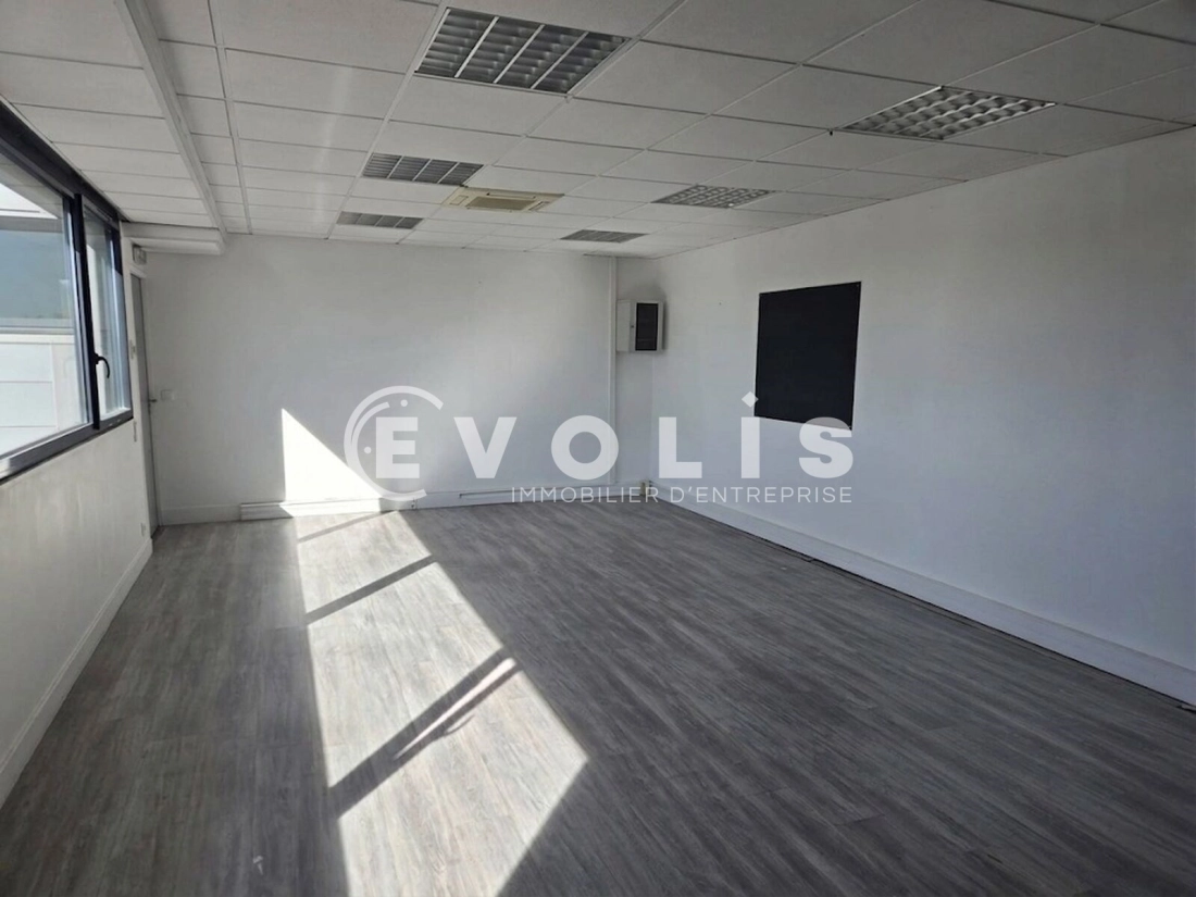 Photo 10 – location Entrepôts / activités	MONTLHERY (91310)