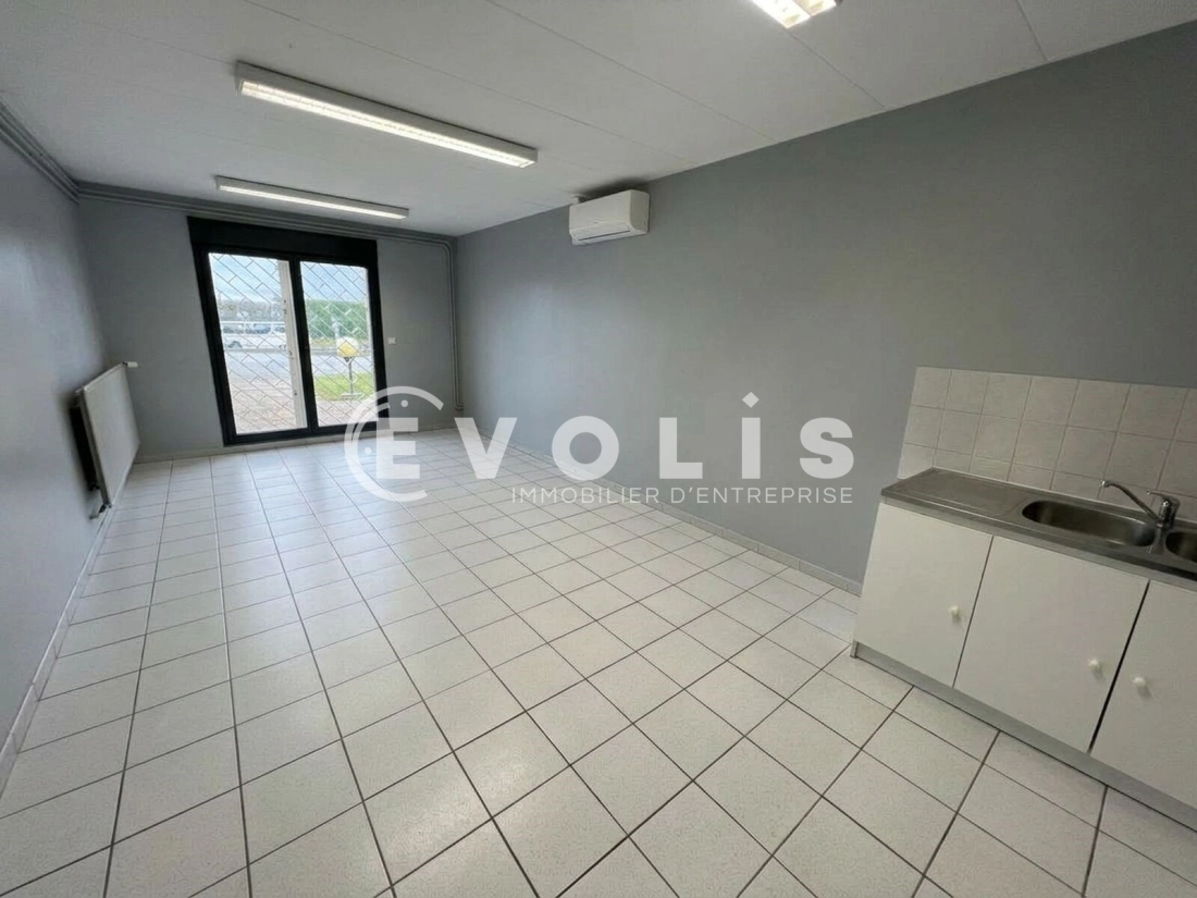 Photo 6 – location Entrepôts / activités	SAINT QUENTIN FALLAVIER (38070)