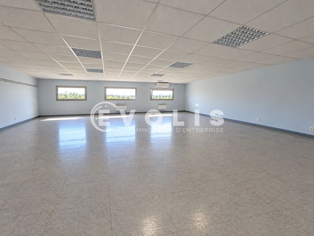 Photo 7 – location Entrepôts / activités	BLYES (01150)