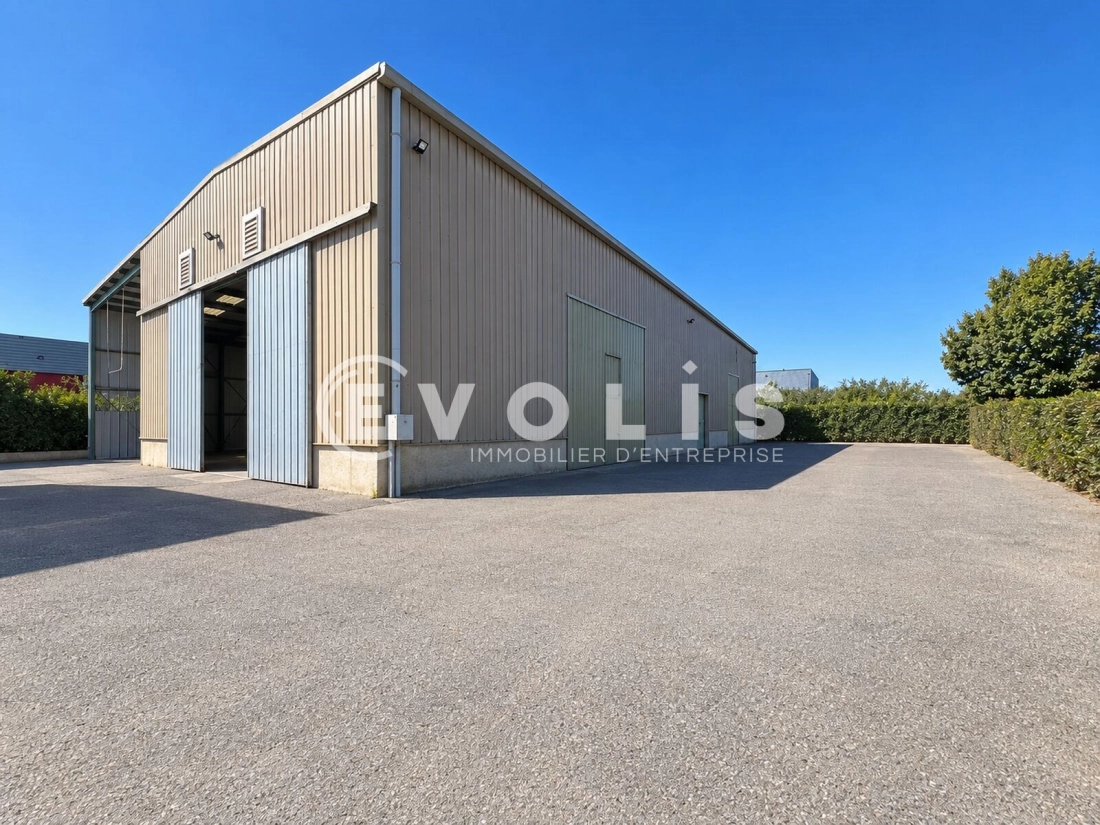 Photo 1 – location Entrepôts / activités	BLYES (01150)