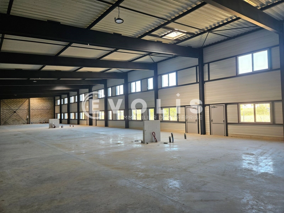Photo 2 – location Entrepôts / activités	OLLAINVILLE (91340)
