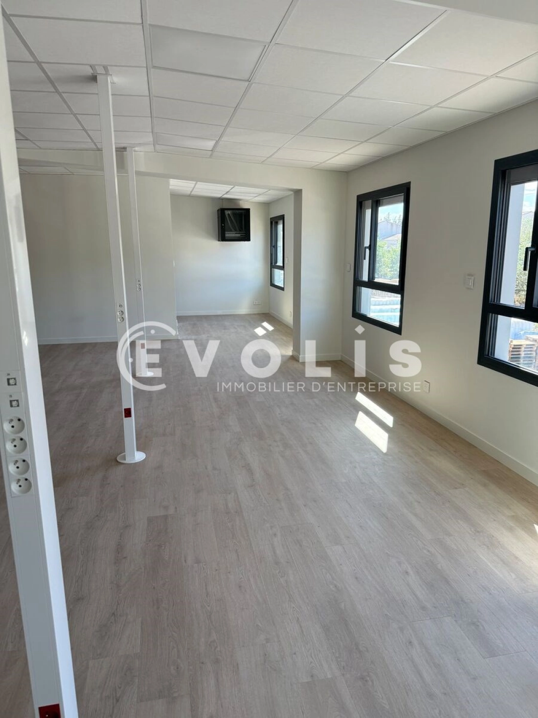 Photo 6 – location Entrepôts / activités	SAINT REMY DE PROVENCE (13210)