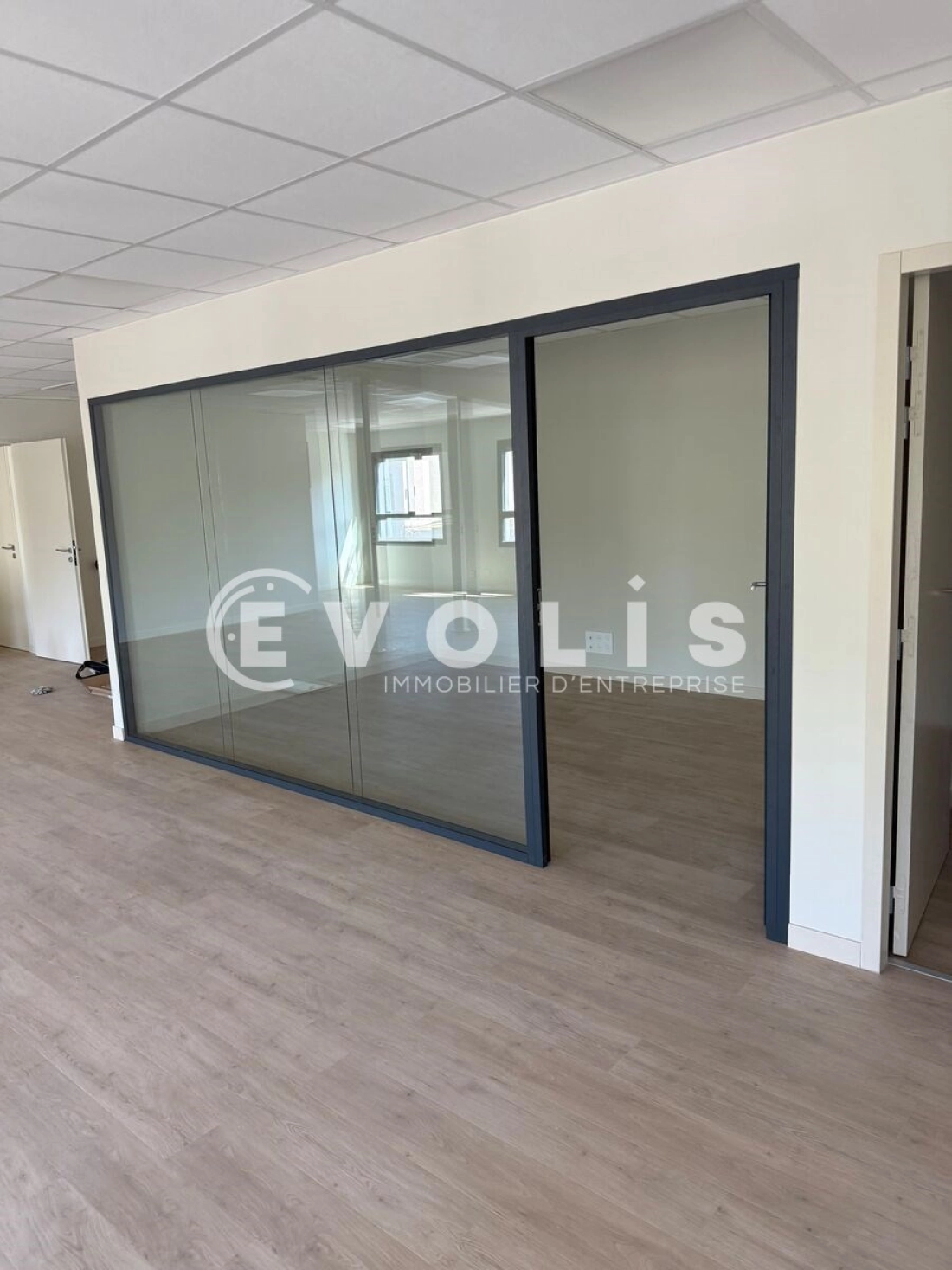 Photo 7 – location Entrepôts / activités	SAINT REMY DE PROVENCE (13210)