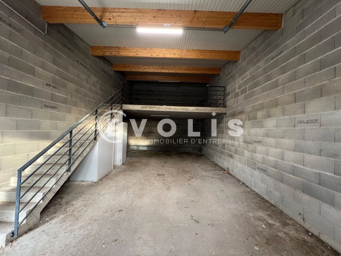 Photo 2 – location Entrepôts / activités	TREVOUX (01600)