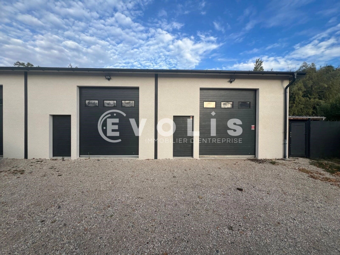 Photo 1 – location Entrepôts / activités	TREVOUX (01600)