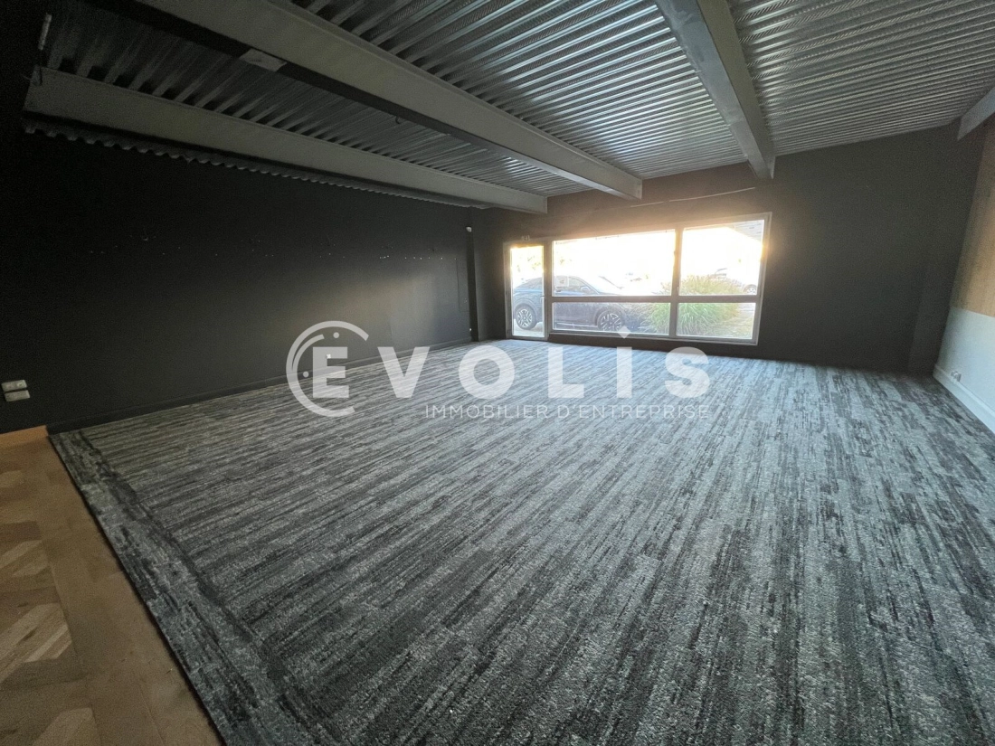 Photo 6 – location Entrepôts / activités	SEQUEDIN (59320)