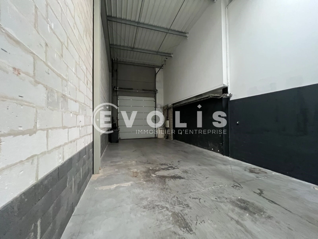 Photo 8 – location Entrepôts / activités	SEQUEDIN (59320)