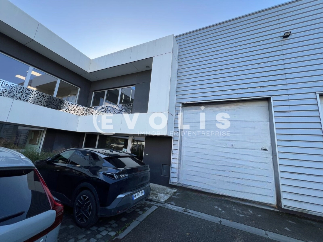 Photo 13 – location Entrepôts / activités	SEQUEDIN (59320)